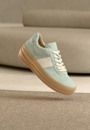 Baskets basses - glacier/latte