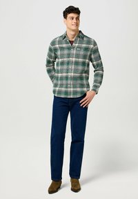 Wrangler LONG SLEEVE BRUSHED - REGULAR FIT - Camicia - green birch