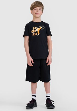 4F, - Krótkie spodenki sportowe