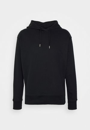 Sudadera negra con capucha hecha de una suave mezcla de algodón. Presenta una capucha ajustable, mangas largas y puños y dobladillo acanalados para un ajuste relajado.