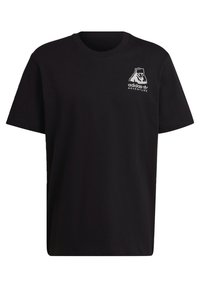 Svart kortärmad t-shirt med vitt Adidas Adventure-logotyp och björn grafik på vänster bröst.