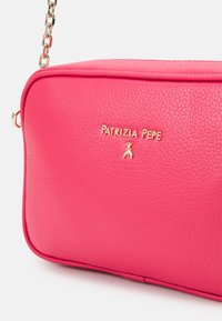 Patrizia Pepe HANDBAG - Borsa a tracolla - hybrid rose