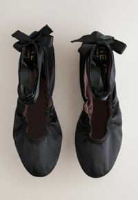 REGULAR FIT - FOREVER COMFORT WRAP UP FLATS - Riemchenballerina - black