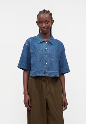 ONLY, ONLCLEO LIFE SS CROP DNM SHIRT PIM NOOS - Košilová halenka - medium blue denim