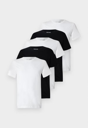 Pieci pamata T-krekli novietoti rindā: divi baltie un trīs melnie. Īsas piedurknes, apaļais kakla izgriezums, mīksts kokvilnas materiāls.