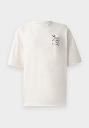 Kremna bombažna majica s kratkimi rokavi, ki vsebuje grafiko valov in sonca ter napis "BILLABONG" spredaj.