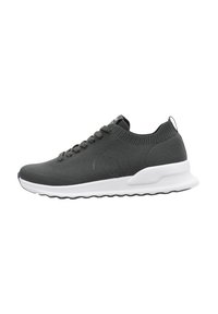 Zapatillas de punto gris con parte superior texturizada, puntera redonda y suela de goma blanca. Cuentan con una pestaña en la parte trasera y un diseño de cordones.