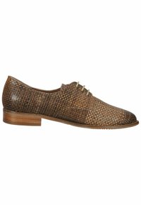 Scarpe in pelle marrone con una texture e un motivo intrecciato, dotate di punta rotonda, tacco piatto e tre asole per i lacci.