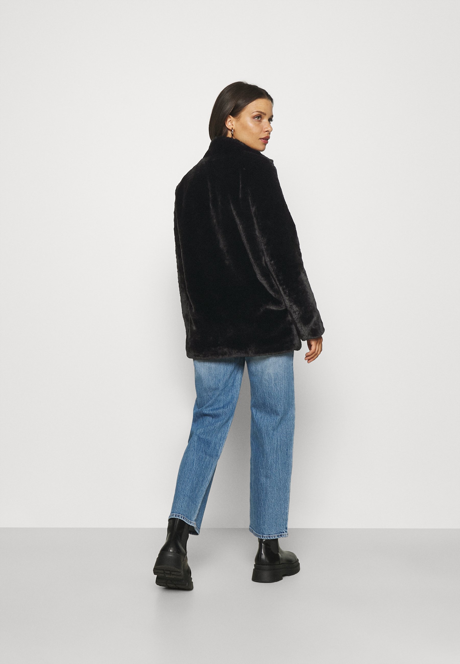 vmthea jacket