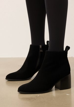 KNIGHT - Gležnjače - black