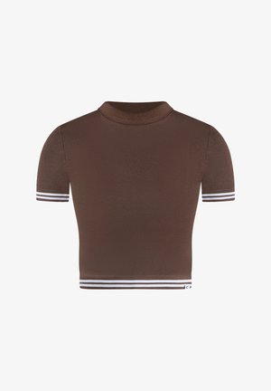 Bruin shirt met korte mouwen en een hoge kraag, met witte gestreepte accenten op de mouwen en een nauwsluitende pasvorm. Glad, fijn geweven stof.