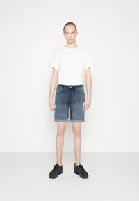 Jack & Jones JJIRICK JJICON - Short en jean - blue denim