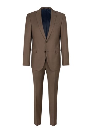 Completo marrone realizzato in tessuto strutturato; presenta un colletto a rever, due bottoni e due tasche frontali; interno foderato in blu navy.