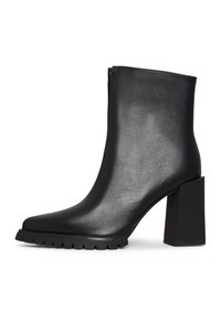 Unausgewählt, black
