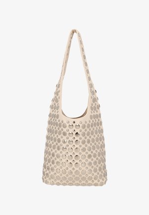 Beige Schultertasche aus weichem Material mit geprägten Kreisen und Metallnieten, gestaltet mit einer großen Öffnung und einem einzelnen Griff.