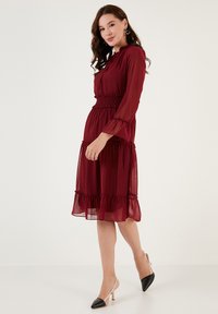 LELA REGULAR FIT - Koktel haljina / svečana haljina - bordeaux