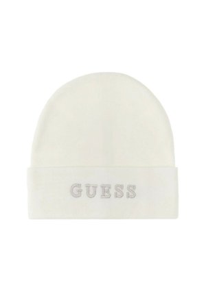 Kremo spalvos megztas kepurė su sulenktu kraštu, kuriame yra pilkai siuvinėtas "GUESS" logotipas. Minkšta tekstūra, apvalios formos.