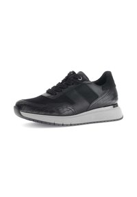 Zwarte sneakers met leren en gestructureerde krokodillenpatroonaccenten, ronde neus, gestructureerde rubberen zool en vetersluiting.