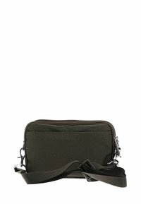 Sac bandoulière en tissu marron à surface texturée, fermeture éclair, bandoulière réglable et détails en métal. Forme rectangulaire compacte.