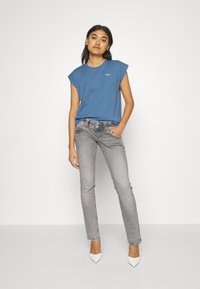 Pepe Jeans LORY - Navadna majica - sea blue