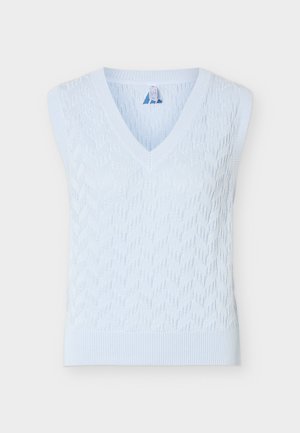 Jasnoniebieska bezrękawnikowa dzianinowa kamizelka z dekoltem w serek i teksturowanym wzorem zygzakowym na froncie.