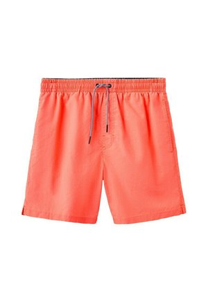 Helle Korallenfarbene Shorts mit elastischem Bund, vorn mit Kordelzug und Seitentaschen, flach auf einem weißen Hintergrund ausgebreitet.