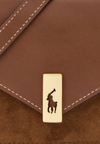 Polo Ralph Lauren POLO ID LEATHER SUEDE CHAIN WALLET & BAG - Vakarsomiņa - cinnamon