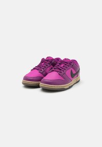 Nike Sportswear DUNK - Tenisky - viotech/black/hot fuchsia/khaki