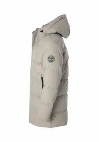 Svetlo šedá puffer bunda s kapucňou, s okrúhlym logom na ľavom rukáve a dvoma bočnými vreckami na zips.
