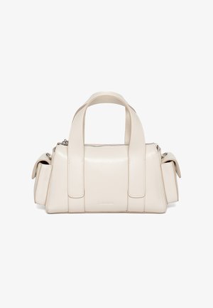 Beige rechthoekige handtas met twee brede hengsels, zijvakken met kleppen en een bovenste ritssluiting.