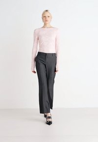 Gina Tricot ASYMMETRIC  - Topper langermet - ballet slipper