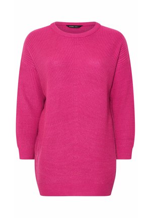 Rosa strikket oversized sweater med rund halsudskæring og trekvartærmer. Har et struktureret mønster og ribbede manchetter.
