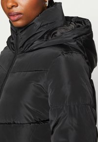 Vero Moda VMHALSEY BOO - Zimski plašč - black