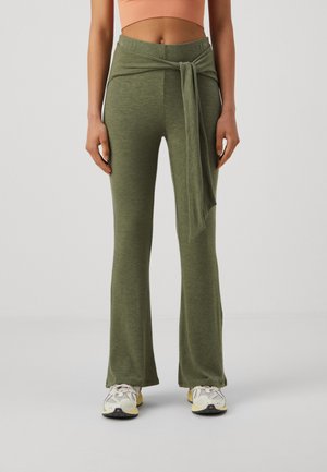 ONLAMERA BOW  - Trousers - four leaf clover melange