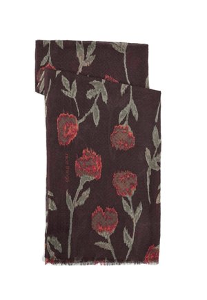Dunkelbrauner Schal mit rotem und grauem Blumenmuster und Fransen, auf weißem Hintergrund gefaltet.