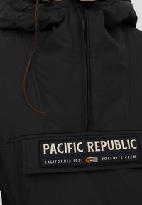 PULL&BEAR Vinterjakker - black