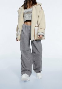 Stradivarius Svetr - light grey