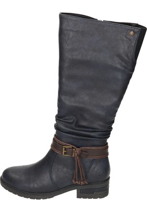 Knöchelhohe, navyfarbene Lederstiefel mit lässigem Design, braunem Gürtel-Akzent um den Knöchel, klobigem Absatz und strukturiertem Finish.