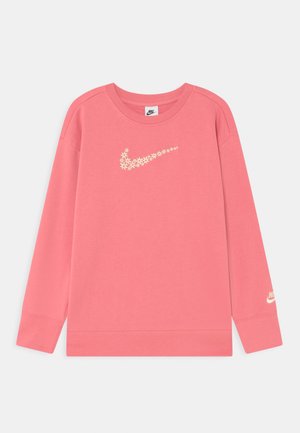 Korallenrosafarbenes Nike Sweatshirt mit langen Ärmeln und floralem Muster, das das Nike Swoosh-Logo auf der Brust bildet, sowie kleiner Swoosh auf dem linken Ärmel.