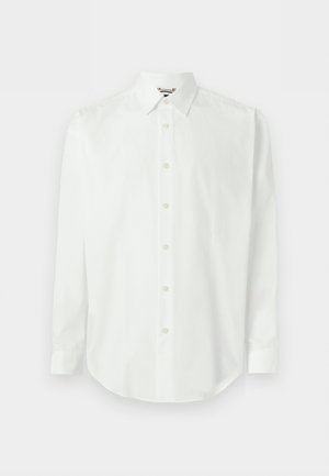 Λευκό πουκάμισο μακρυμάνικο με κουμπωτό μπροστινό μέρος, κλασικό γιακά και μανσέτες, παρουσιάζεται σε απλό ανοιχτό φόντο.