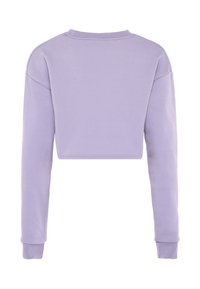 Felpa cropped lilla con maniche lunghe e polsini a coste, mostrata da dietro su uno sfondo bianco.