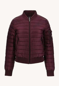 Bordeaux pufferjack met gequiltte textuur, ritssluiting aan de voorkant, zijzakken en ribgebreide manchetten enzoom. Lichtgewicht ontwerp voor warmte.