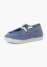 Blauer Canvas-Schuh mit weißen Schnürsenkeln, runder Zehenform und Gummisohle. Verfügt über gestickte Akzente und ein weiches Textilfutter für Komfort.