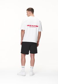 Pegador COLNE LOGO TEE - T-shirts med print - white/red