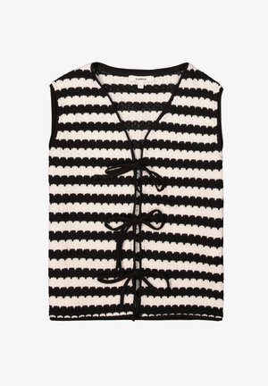 Chaleco sin mangas de rayas negras y crema con un patrón de punto texturizado, que cuenta con un cierre de lazo en el frente y un ribete negro en contraste.