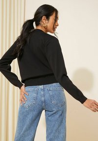 Friends Like These - REGULAR FIT - Bomber tipa jaka - black