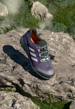 Adidas Terrex GTX UNISEX - Chaussures de marche - aurora plum/silver-coloured metallic/semi flash aqua