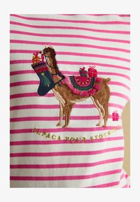 Kijelölve, alpaca cream pink