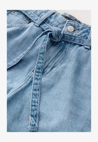 Kijelölve, dark blue