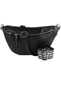 Zwarte leren handtas met een gestructureerde afwerking, voorzien van een ritssluiting en verstelbare schouderband. Vergezeld door een patroonde zwarte en witte riem.